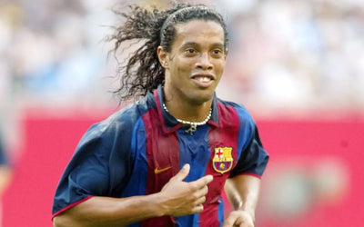 Découvre l'histoire de Ronaldinho sous le maillot du FC Barcelone
