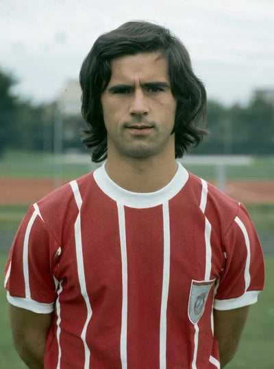 Découvre l'incroyable carrière de Gerd Muller, l'ancien joueur du Bayern Munich