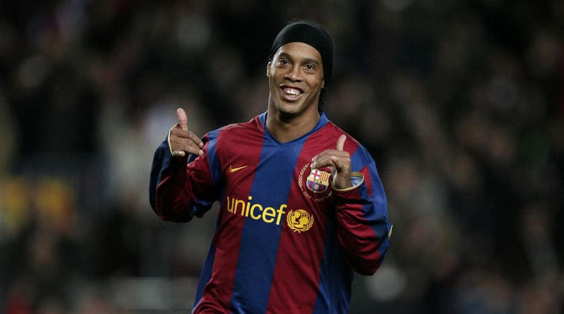 Fan de Ronaldinho Le maillot que tu portais du FC Barcelone a une histoire incroyable