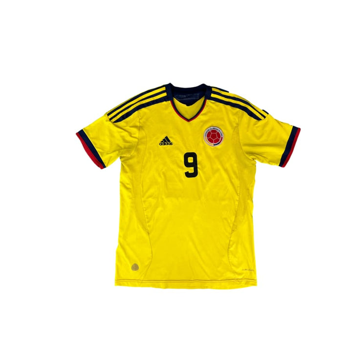 Lancement du maillot domicile de la Colombie pour la Coupe du monde 2026 - Footy Headlines FR Lancement du maillot domicile de la Colombie pour la Coupe du monde 2026 - Footy Headlines FR