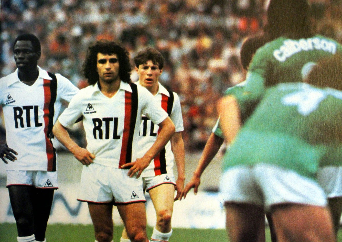 Rocheteau portant le maillot PSG Hechter 1982