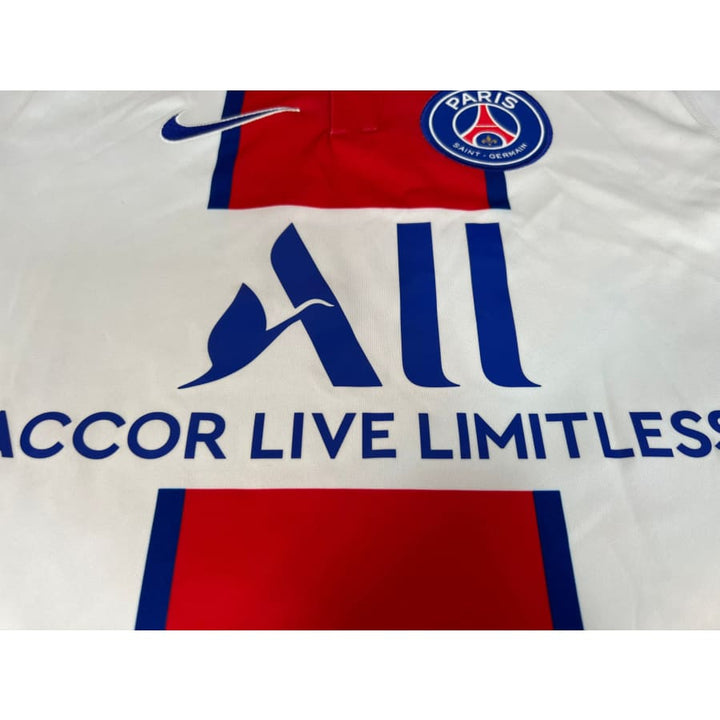 Le PSG célèbre ses 50 ans avec son nouveau jersey 2020/21 Le PSG célèbre ses 50 ans avec son nouveau jersey 2020/21