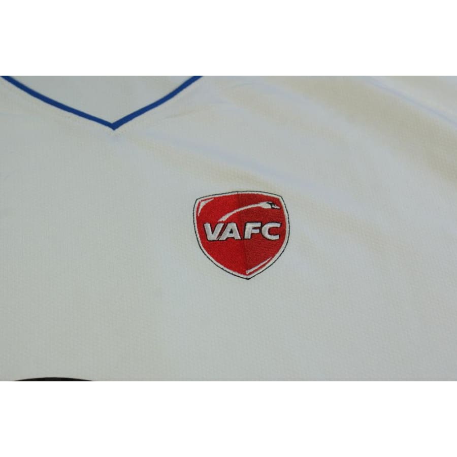 Football : Valenciennes présente son maillot extérieur inspiré du
